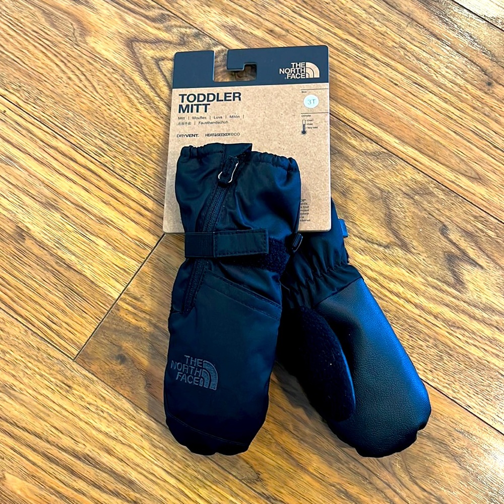 The North Face Toddler long snow mittens NWT